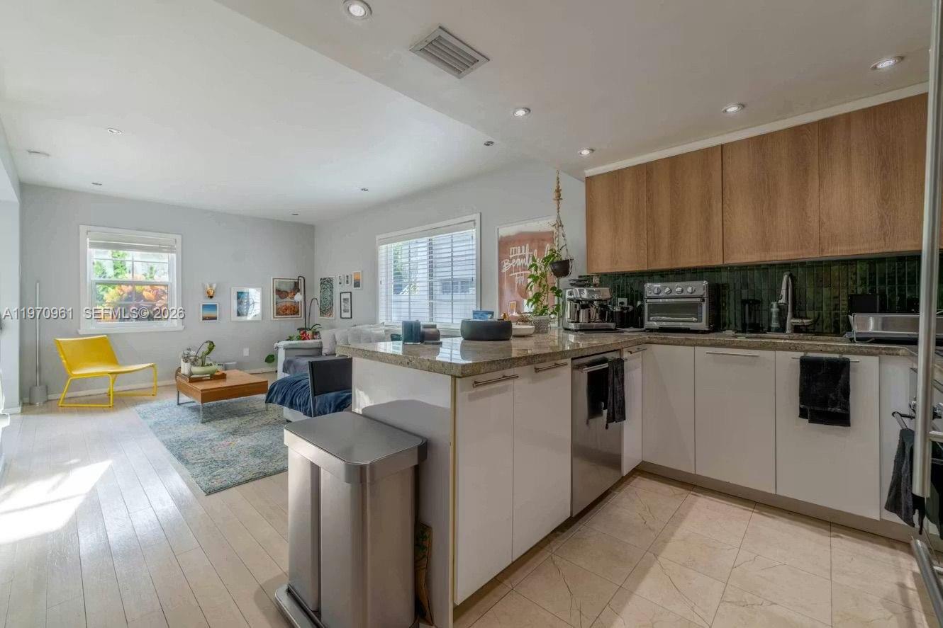 1061 Michigan Ave #4, Miami Beach FL 33139