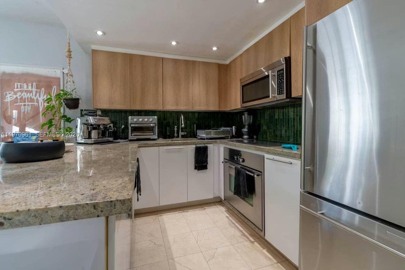 1061 Michigan Ave #4, Miami Beach FL 33139