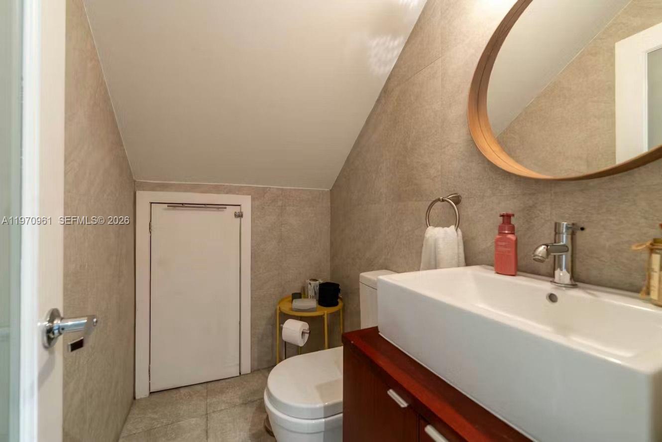 1061 Michigan Ave #4, Miami Beach FL 33139