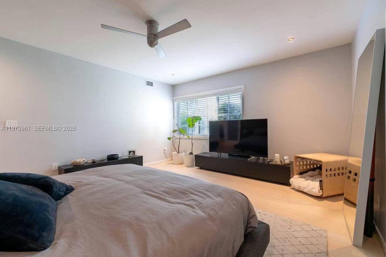 1061 Michigan Ave #4, Miami Beach FL 33139