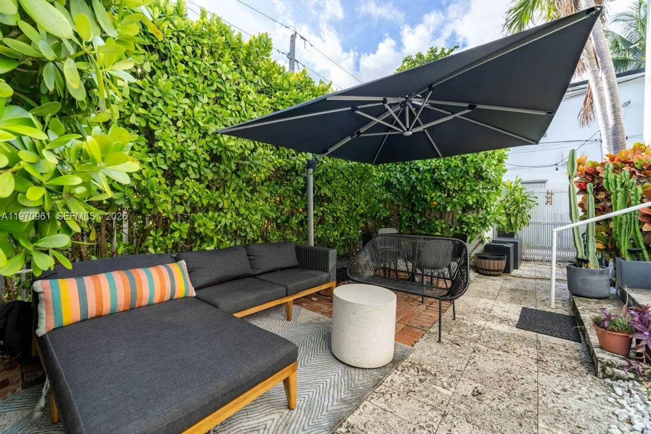 1061 Michigan Ave #4, Miami Beach FL 33139