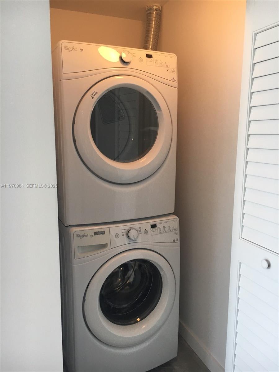 151 SE 1st St #1109, Miami FL 33131