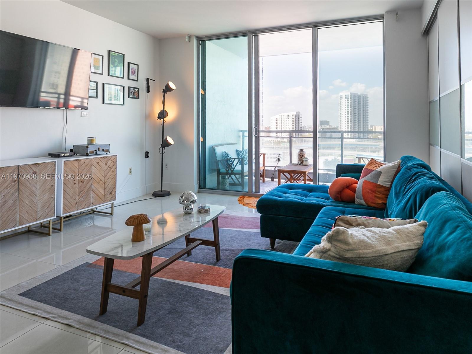90 SW 3rd St #1611, Miami FL 33130