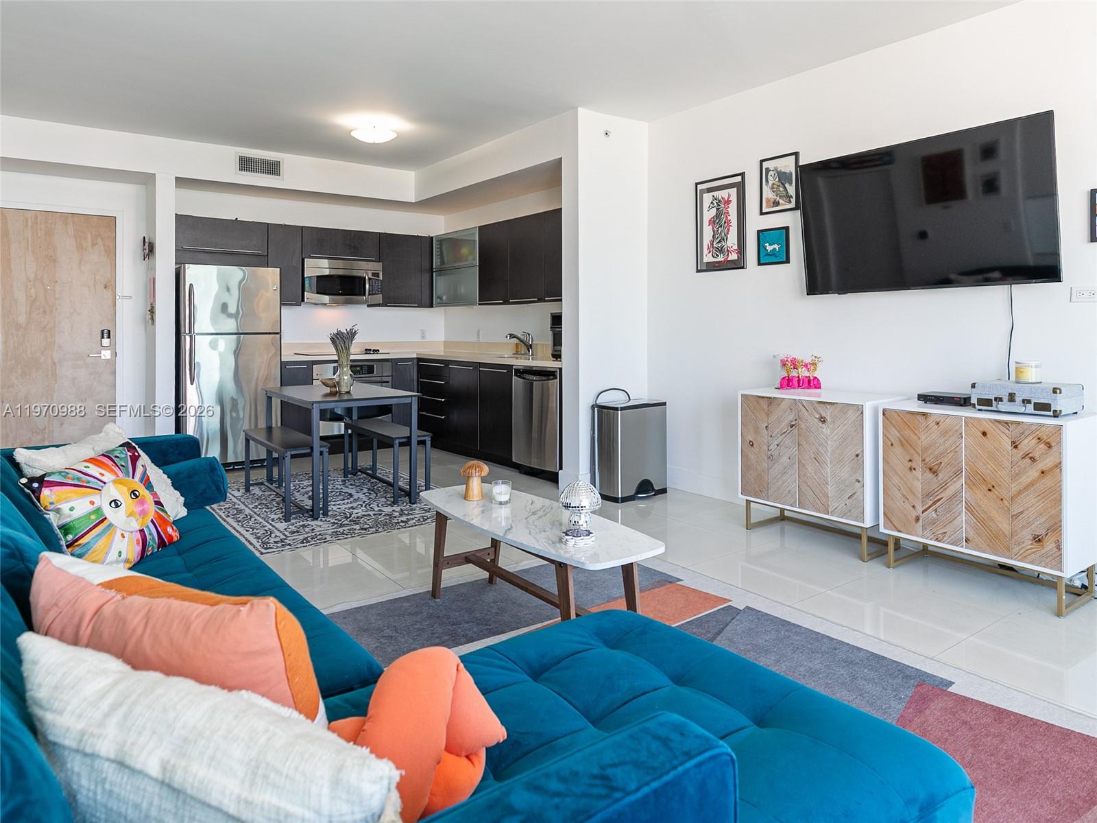 90 SW 3rd St #1611, Miami FL 33130