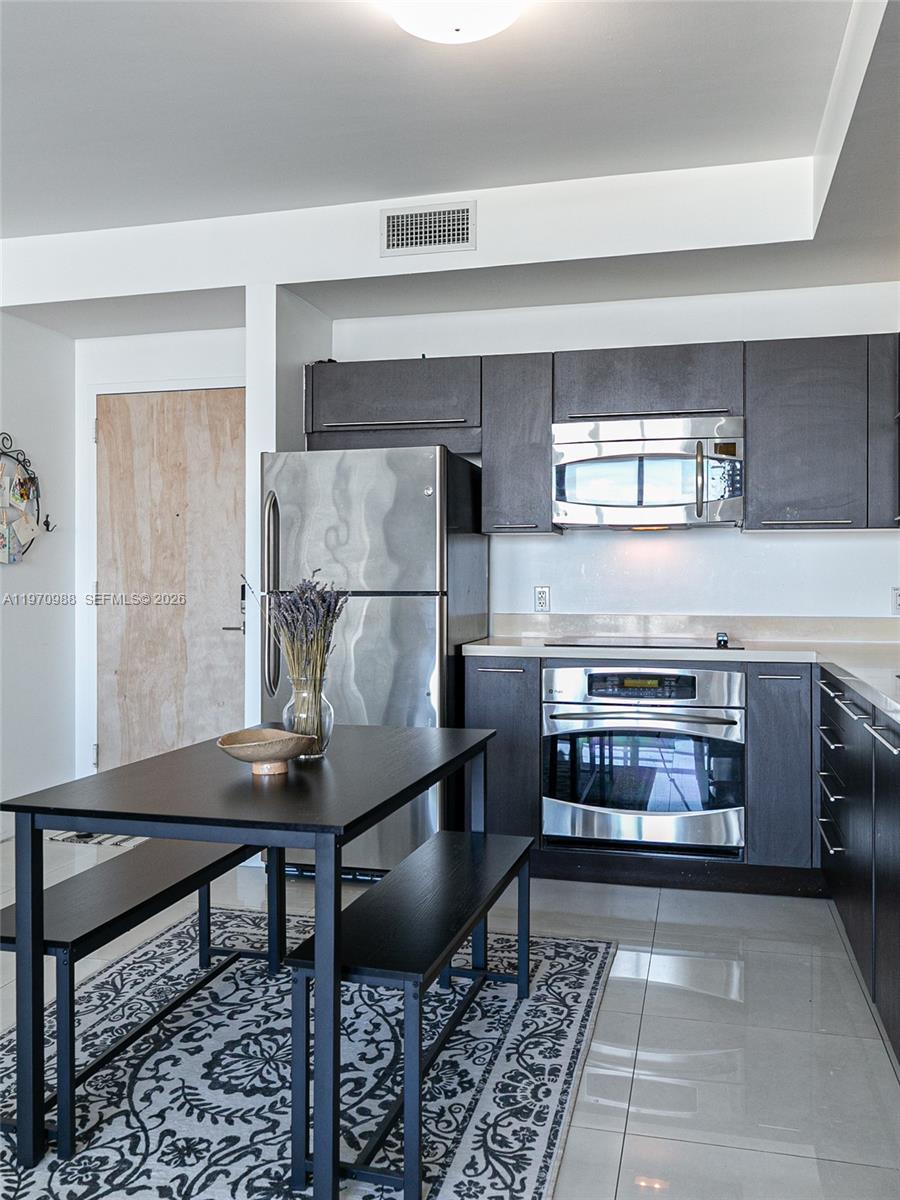 90 SW 3rd St #1611, Miami FL 33130