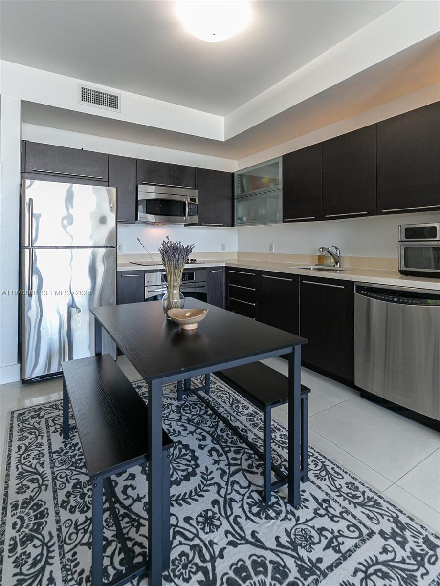 90 SW 3rd St #1611, Miami FL 33130