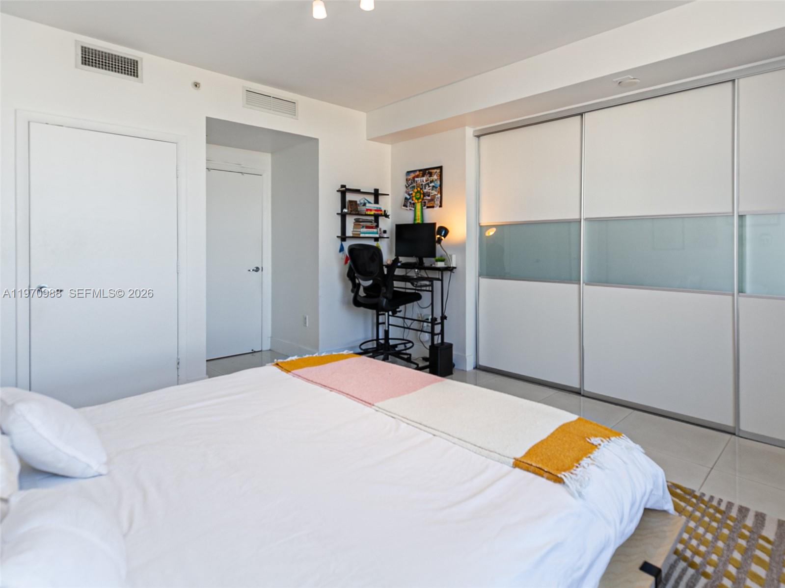 90 SW 3rd St #1611, Miami FL 33130