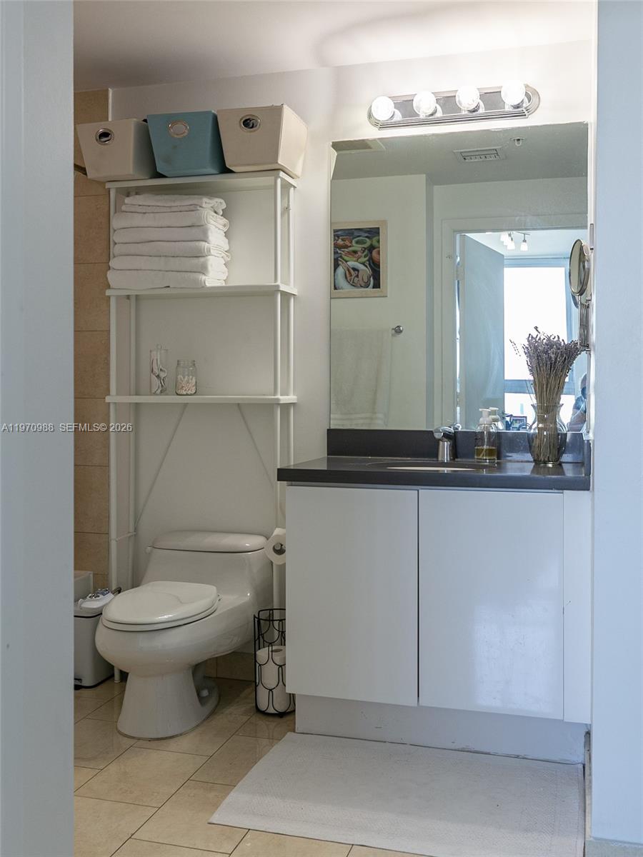 90 SW 3rd St #1611, Miami FL 33130