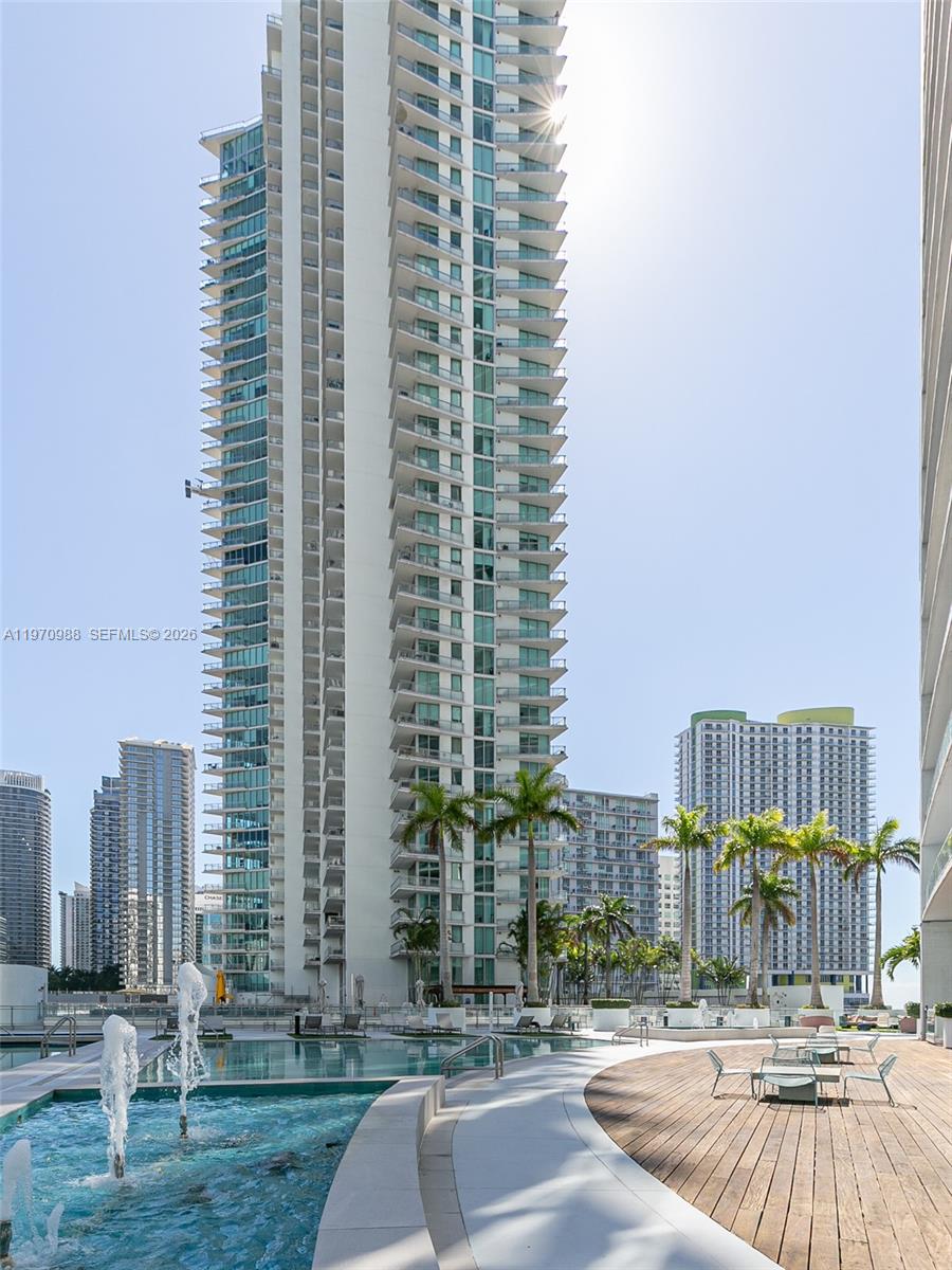 90 SW 3rd St #1611, Miami FL 33130