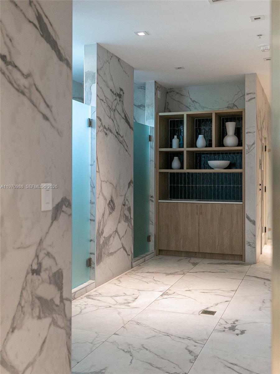 90 SW 3rd St #1611, Miami FL 33130