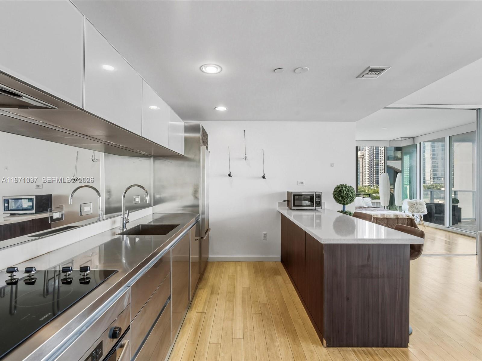 1040 Biscayne Blvd #1107, Miami FL 33132