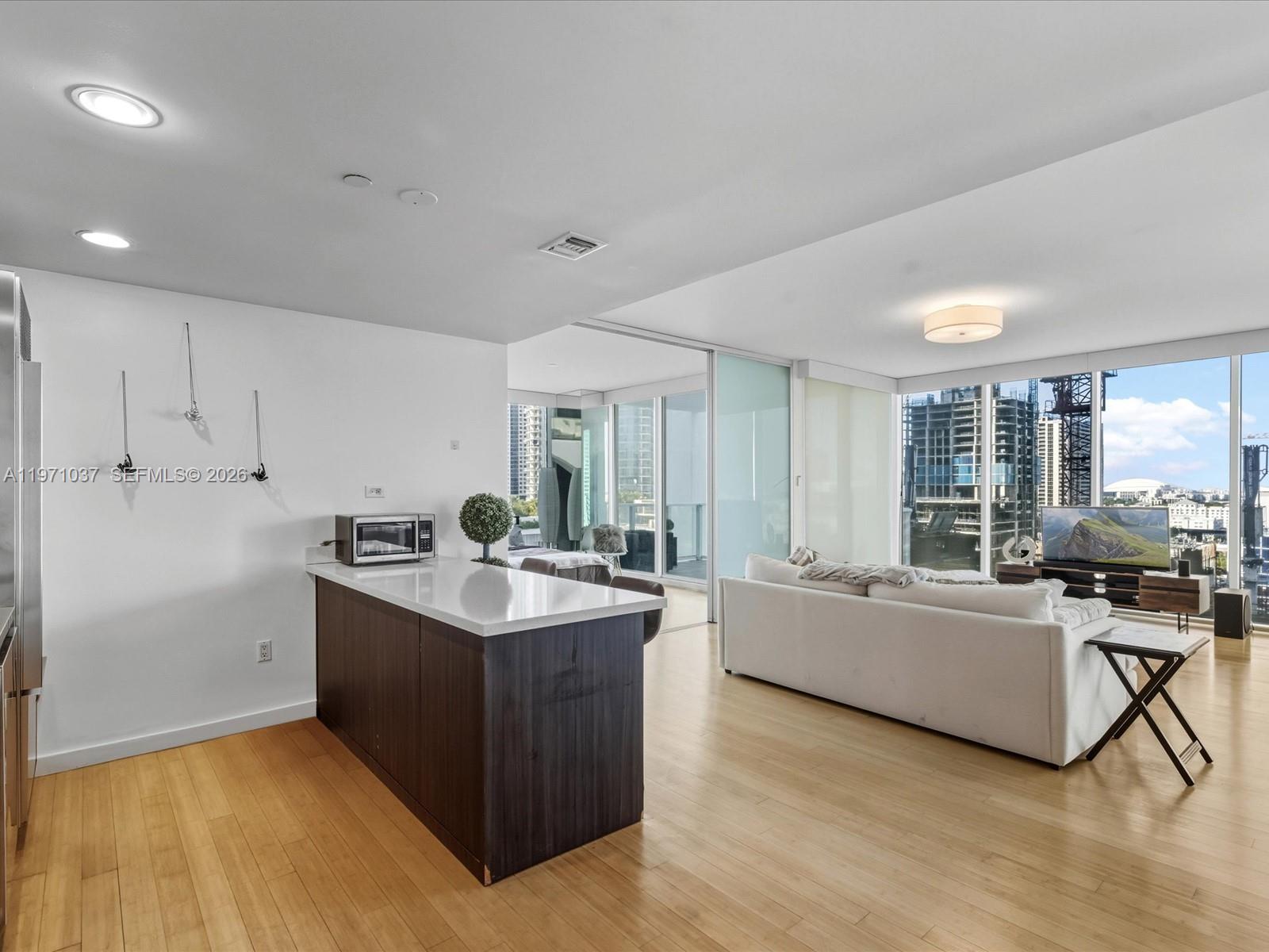 1040 Biscayne Blvd #1107, Miami FL 33132