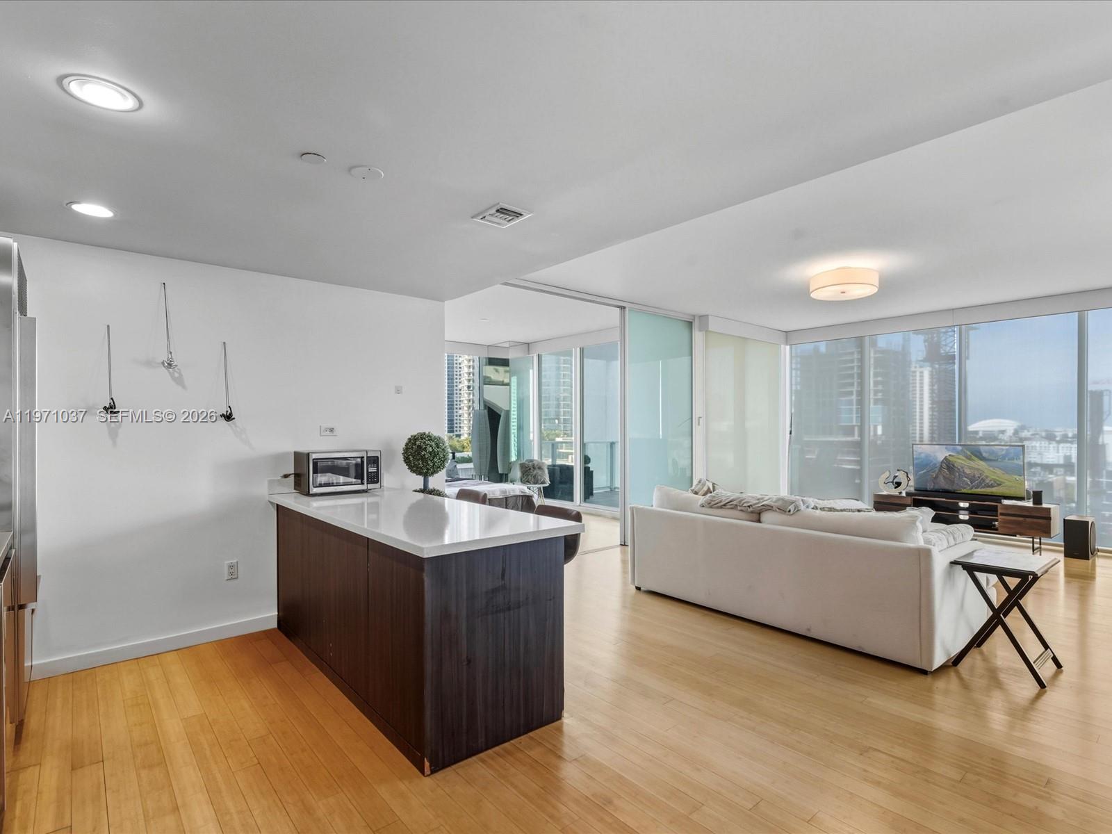 1040 Biscayne Blvd #1107, Miami FL 33132