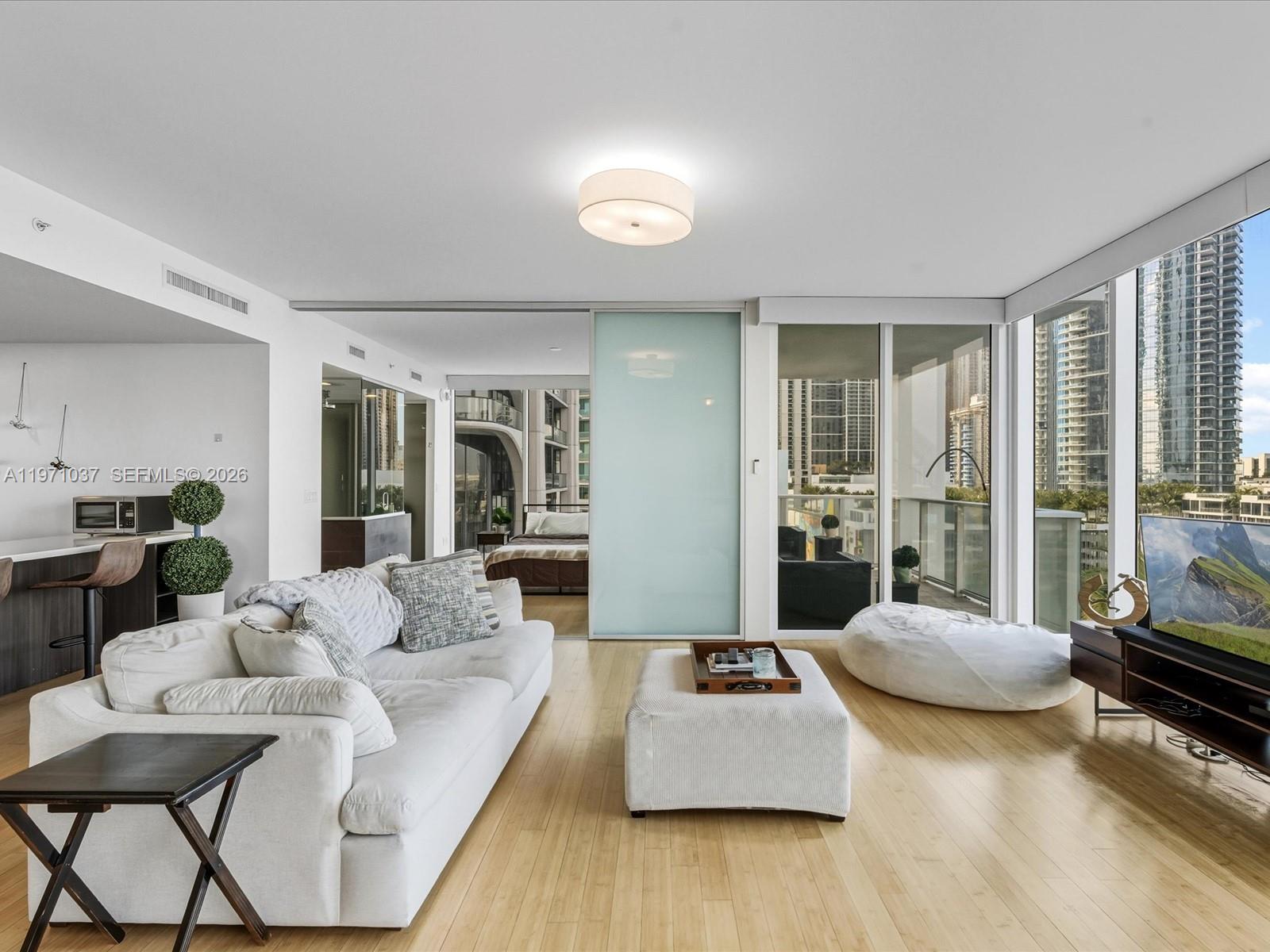 1040 Biscayne Blvd #1107, Miami FL 33132