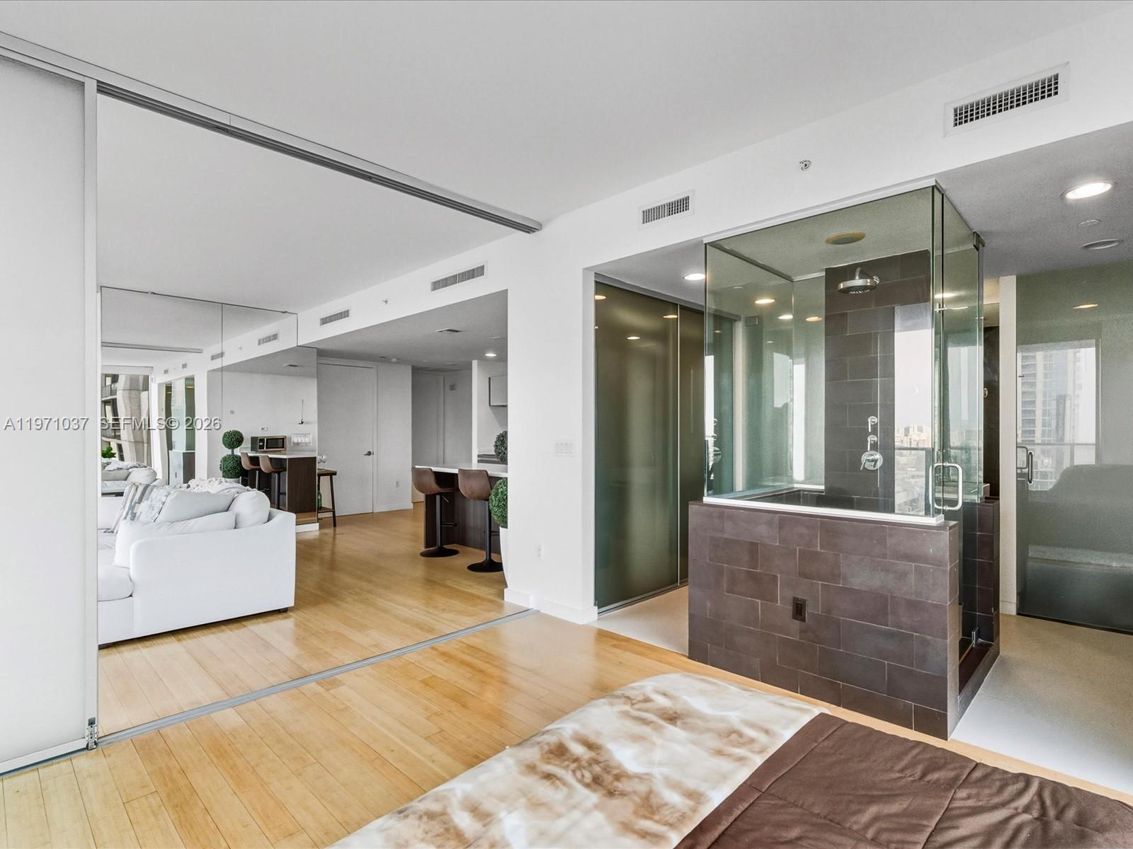 1040 Biscayne Blvd #1107, Miami FL 33132
