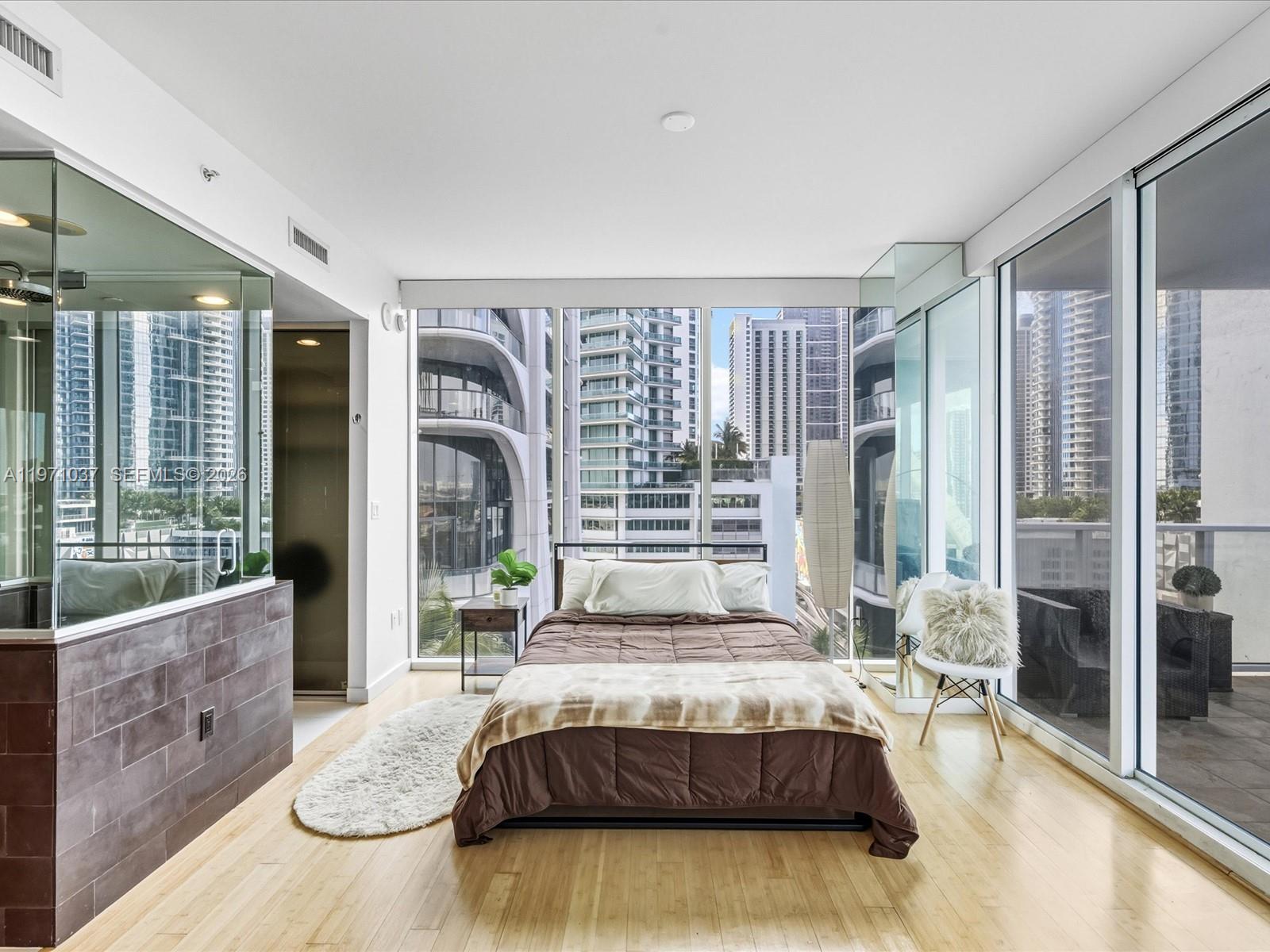 1040 Biscayne Blvd #1107, Miami FL 33132