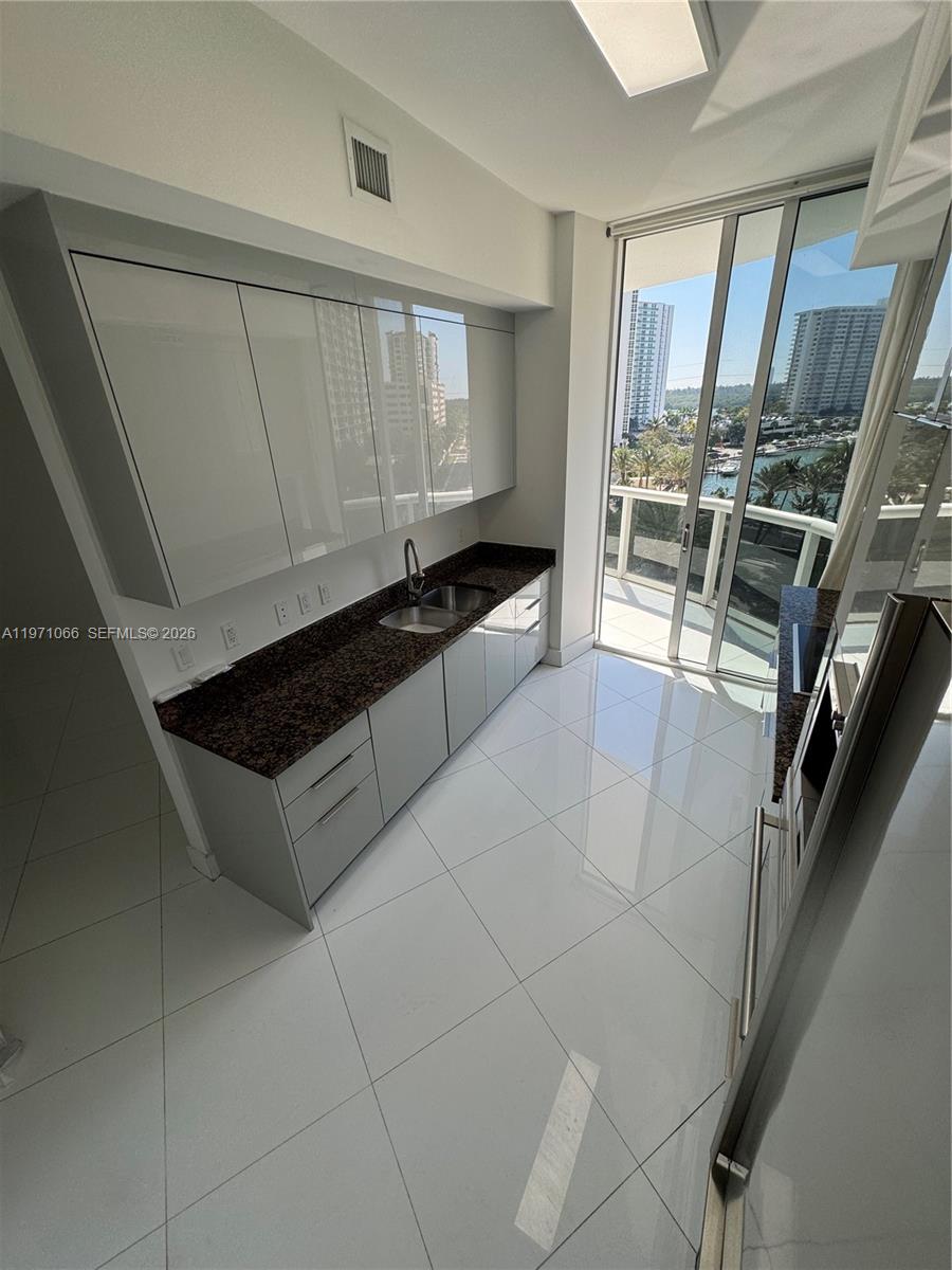 15901 Collins Ave #505, Sunny Isles Beach FL 33160