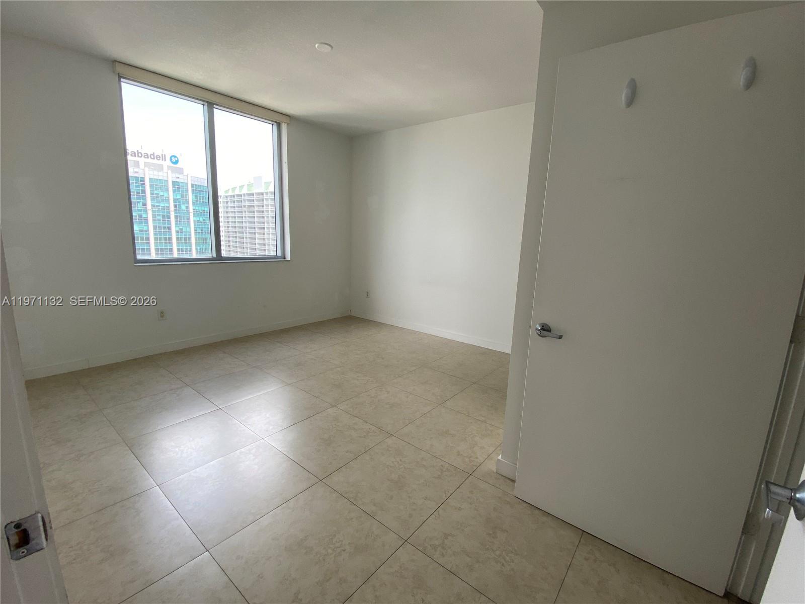 1060 Brickell Ave #3105, Miami FL 33131