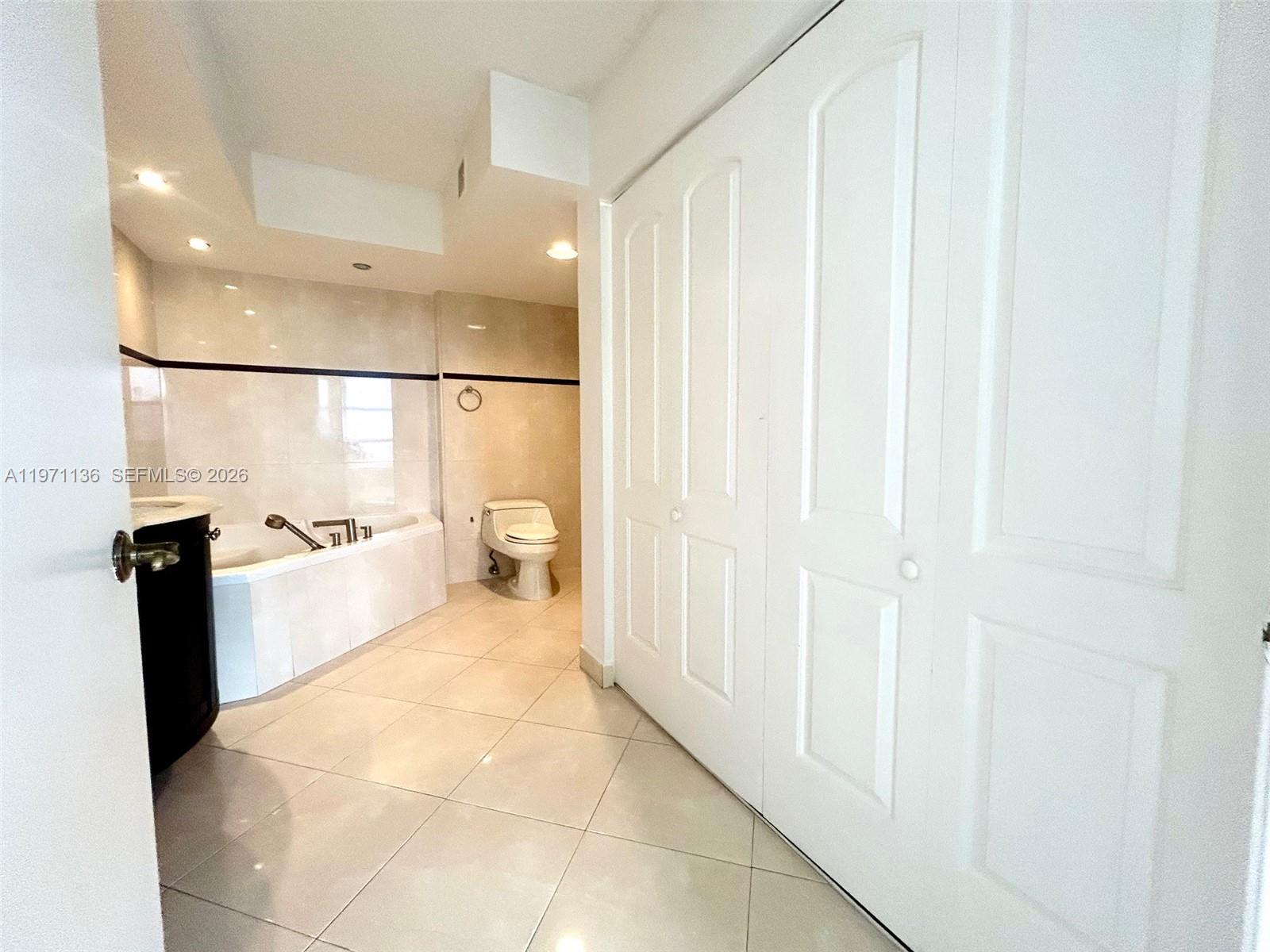3400 NE 192nd St #1607, Aventura FL 33180