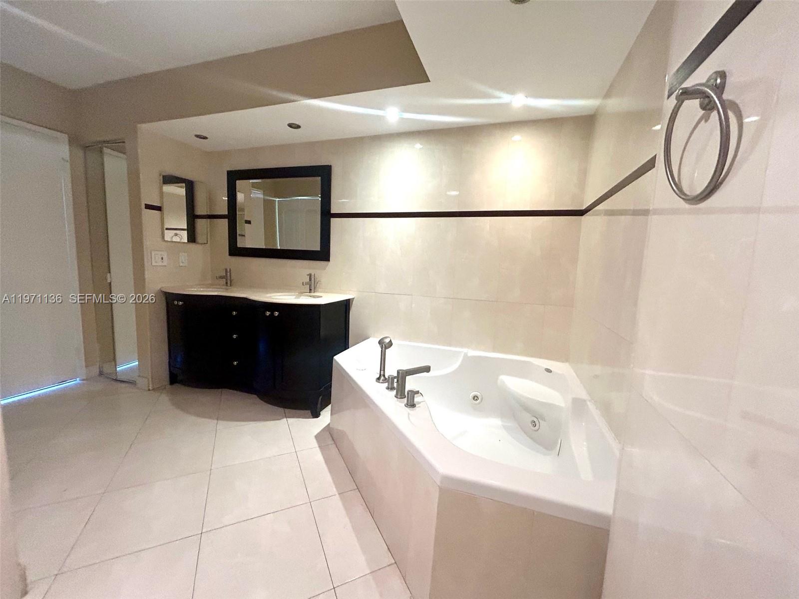 3400 NE 192nd St #1607, Aventura FL 33180