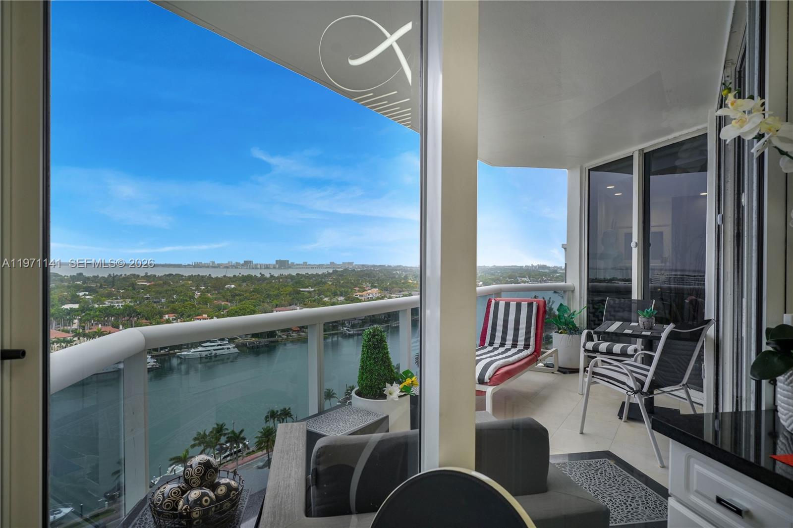 4775 Collins Ave #1806, Miami Beach FL 33140