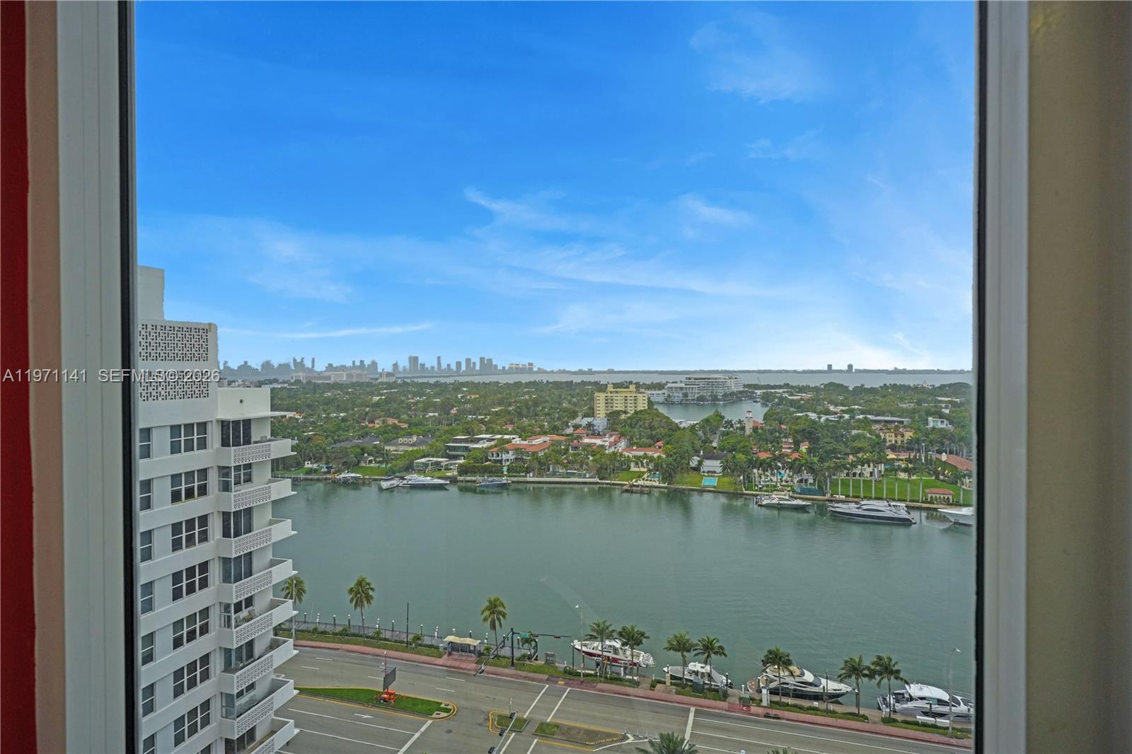 4775 Collins Ave #1806, Miami Beach FL 33140