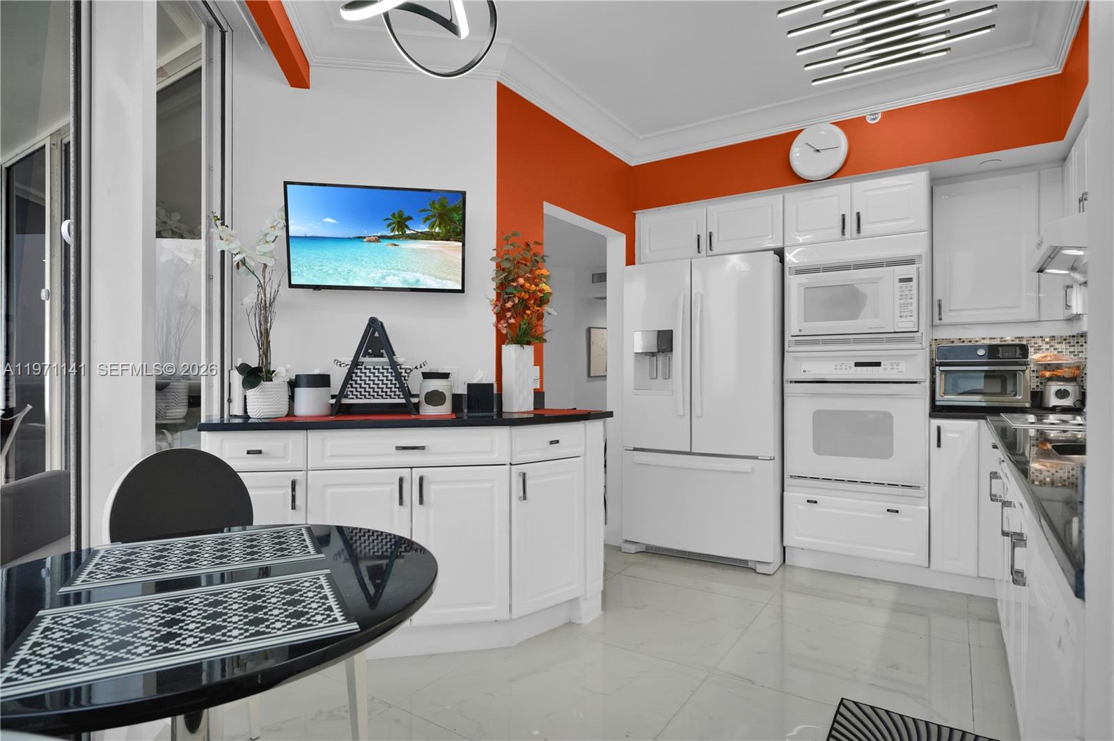 4775 Collins Ave #1806, Miami Beach FL 33140