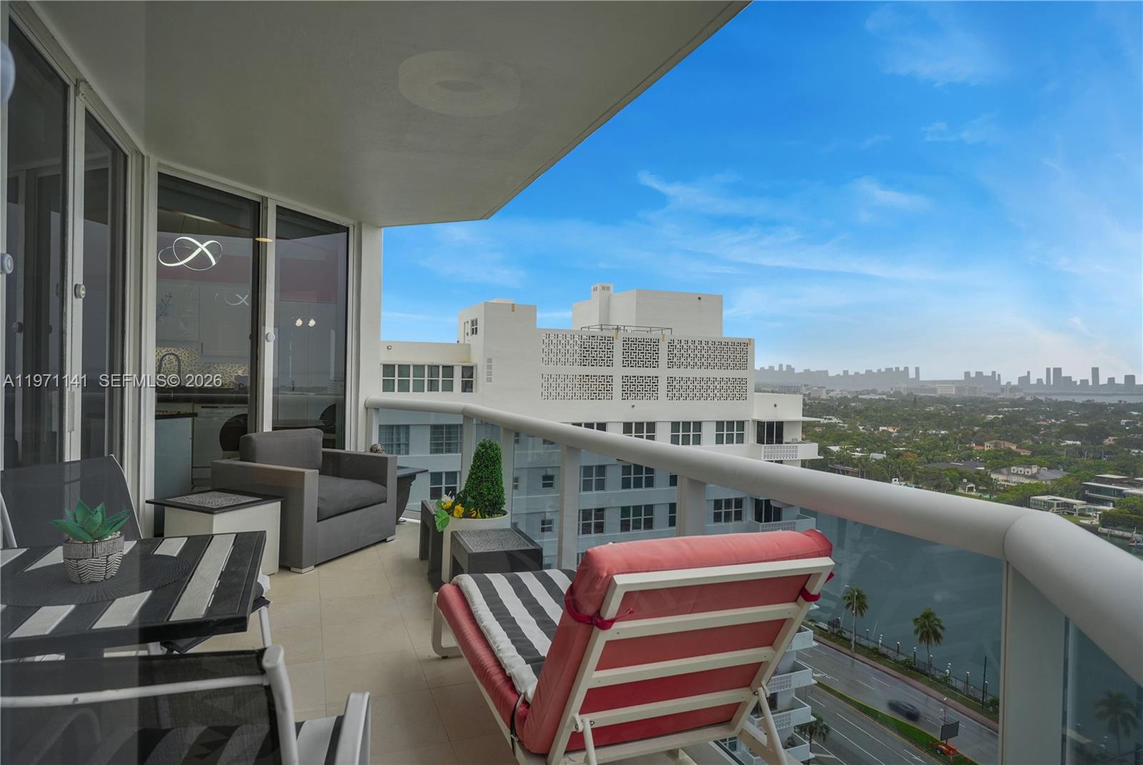 4775 Collins Ave #1806, Miami Beach FL 33140