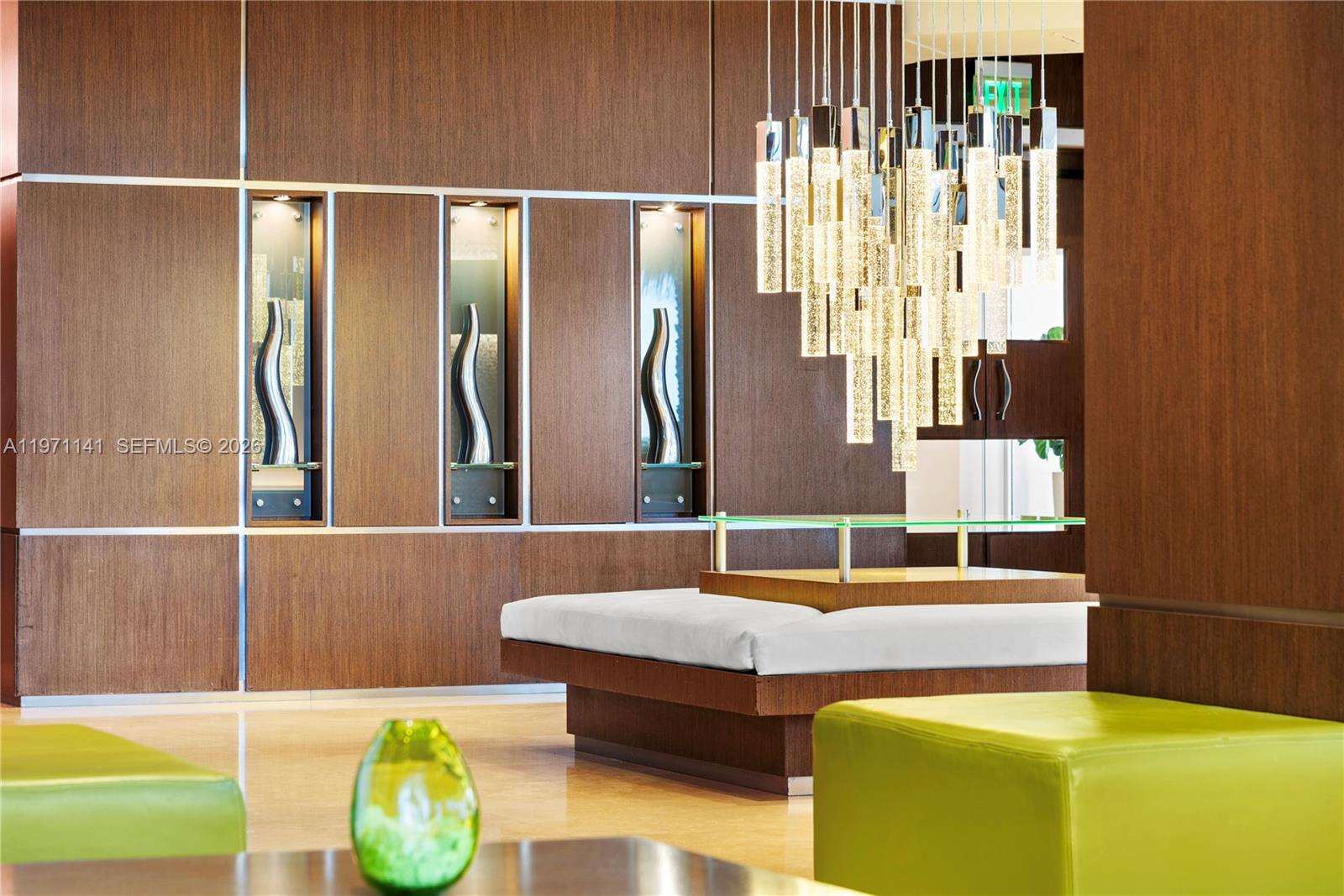 4775 Collins Ave #1806, Miami Beach FL 33140
