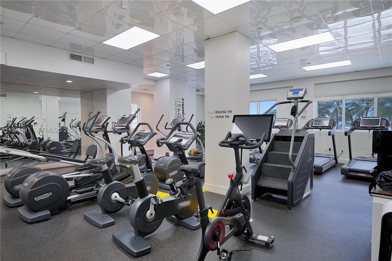 4775 Collins Ave #1806, Miami Beach FL 33140