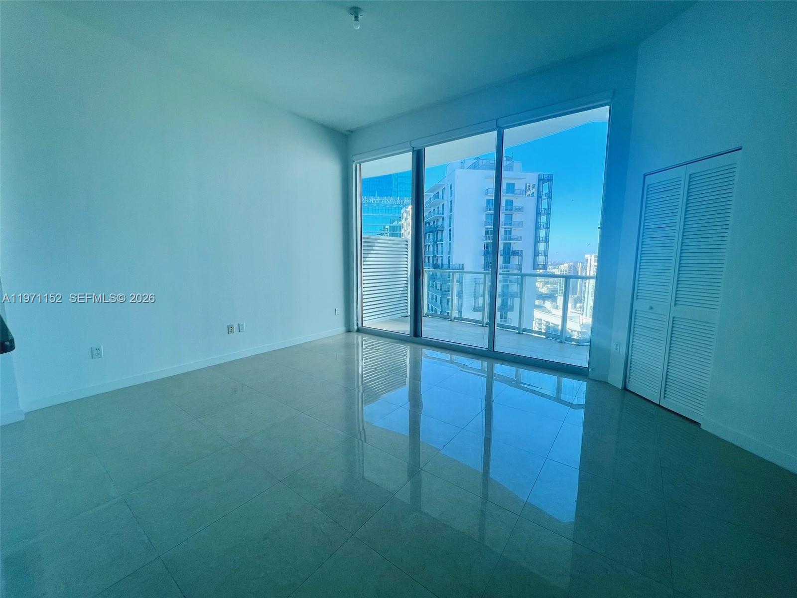 300 S Biscayne Blvd #PH-3907, Miami FL 33131