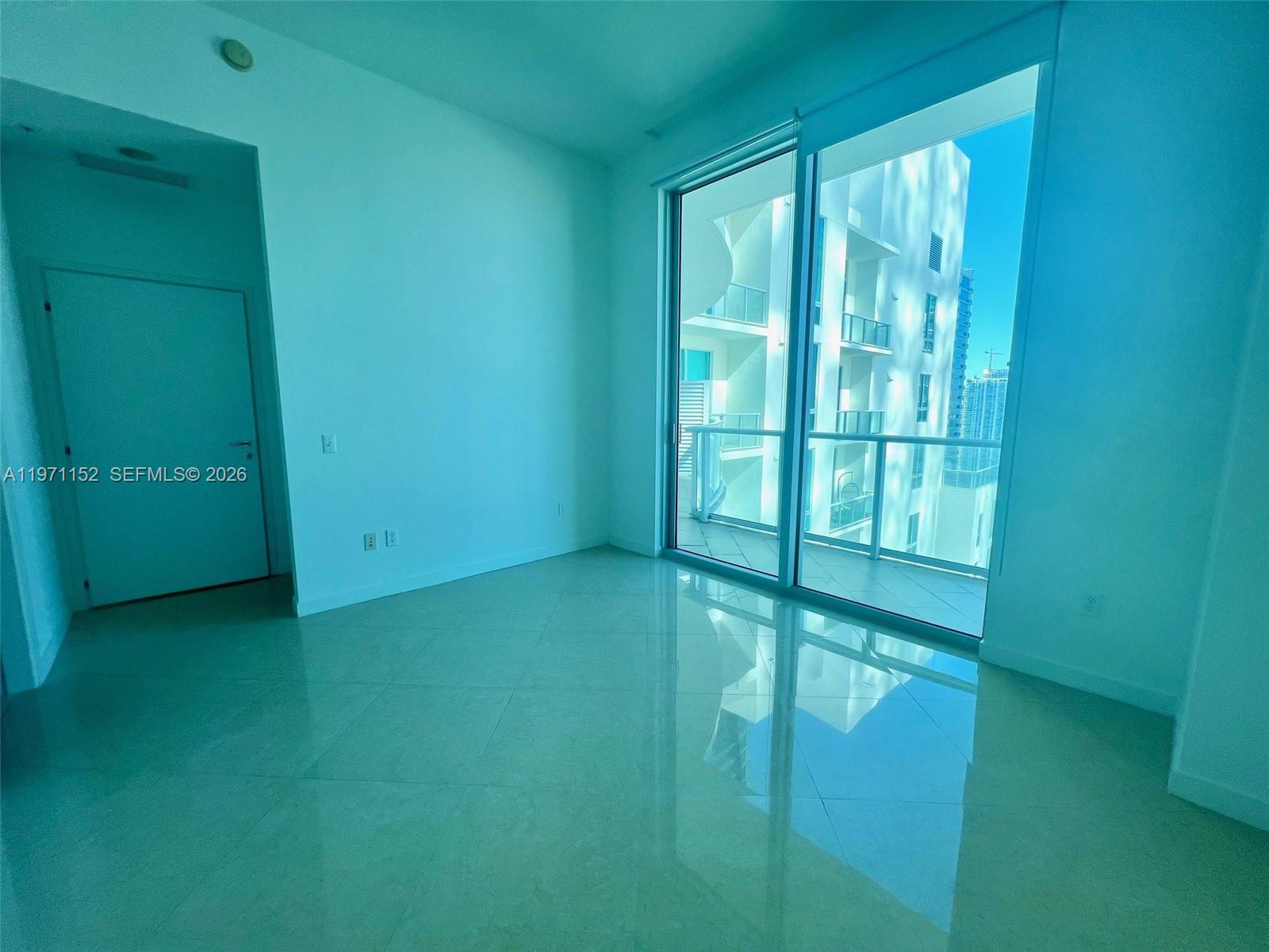 300 S Biscayne Blvd #PH-3907, Miami FL 33131