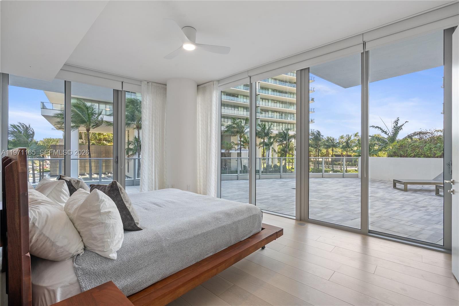 801 S Pointe Dr #204, Miami Beach FL 33139