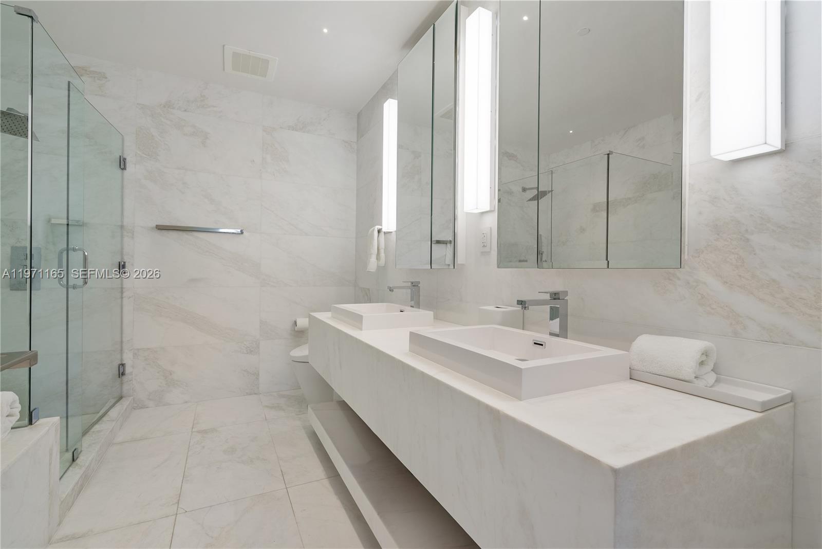 801 S Pointe Dr #204, Miami Beach FL 33139