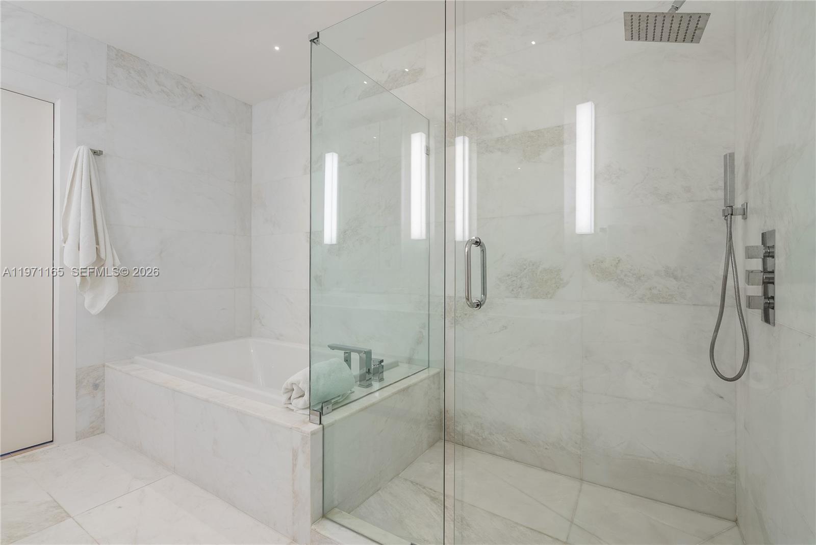 801 S Pointe Dr #204, Miami Beach FL 33139