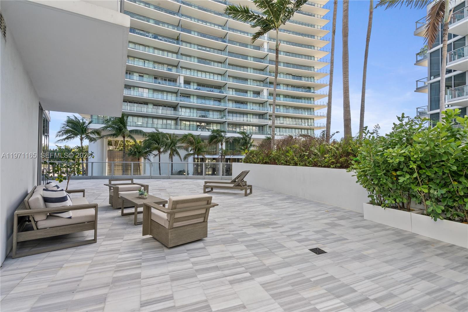 801 S Pointe Dr #204, Miami Beach FL 33139