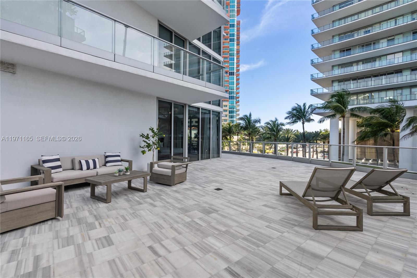 801 S Pointe Dr #204, Miami Beach FL 33139