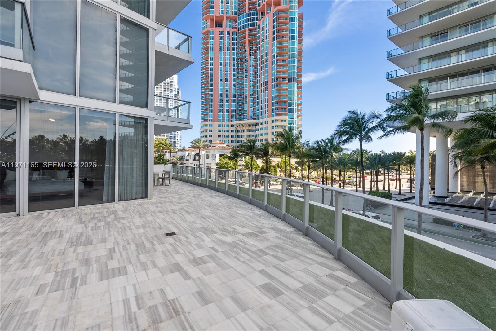 801 S Pointe Dr #204, Miami Beach FL 33139
