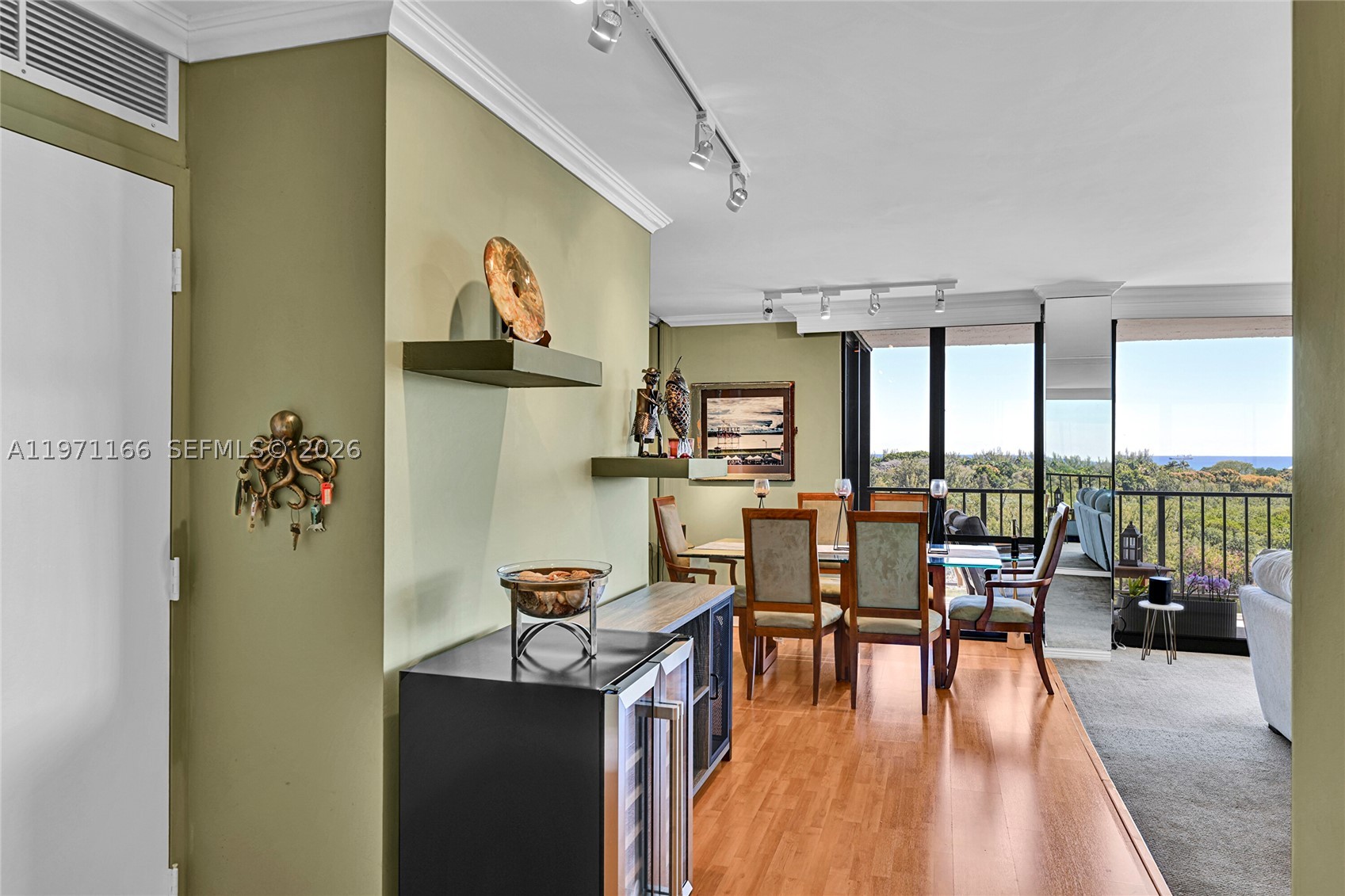 936 Intracoastal Dr #9H, Fort Lauderdale FL 33304