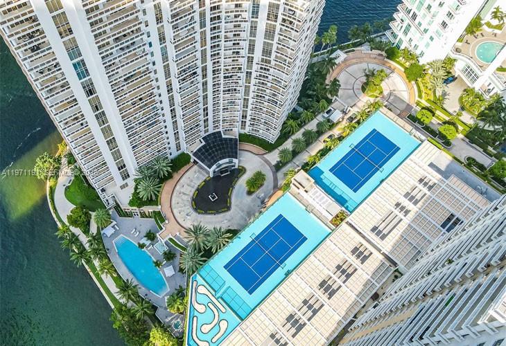 901 Brickell Key Blvd #3307, Miami FL 33131