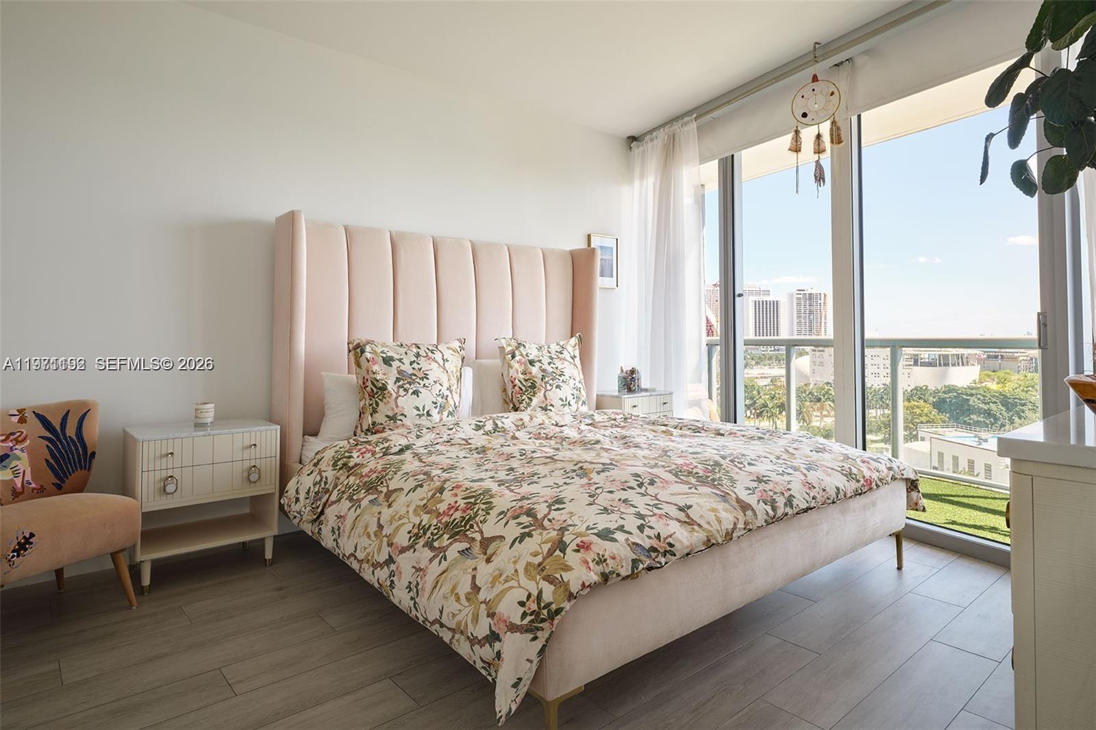 888 Biscayne Blvd #1009, Miami FL 33132
