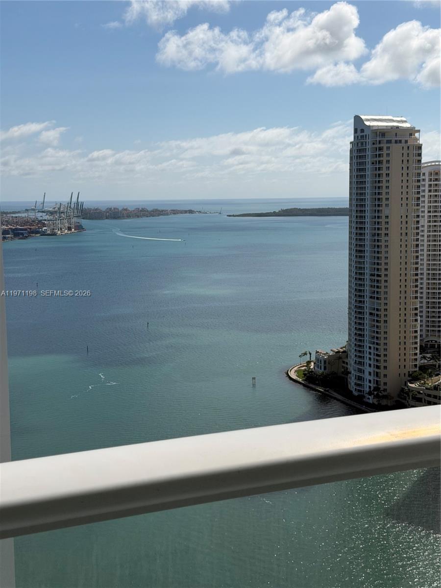 300 S Biscayne Blvd #T-3314, Miami FL 33131