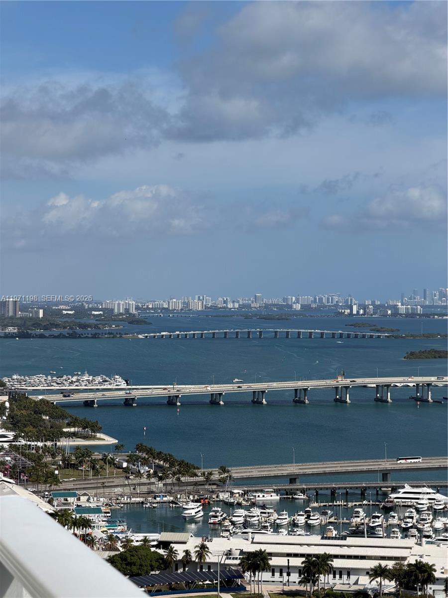 300 S Biscayne Blvd #T-3314, Miami FL 33131