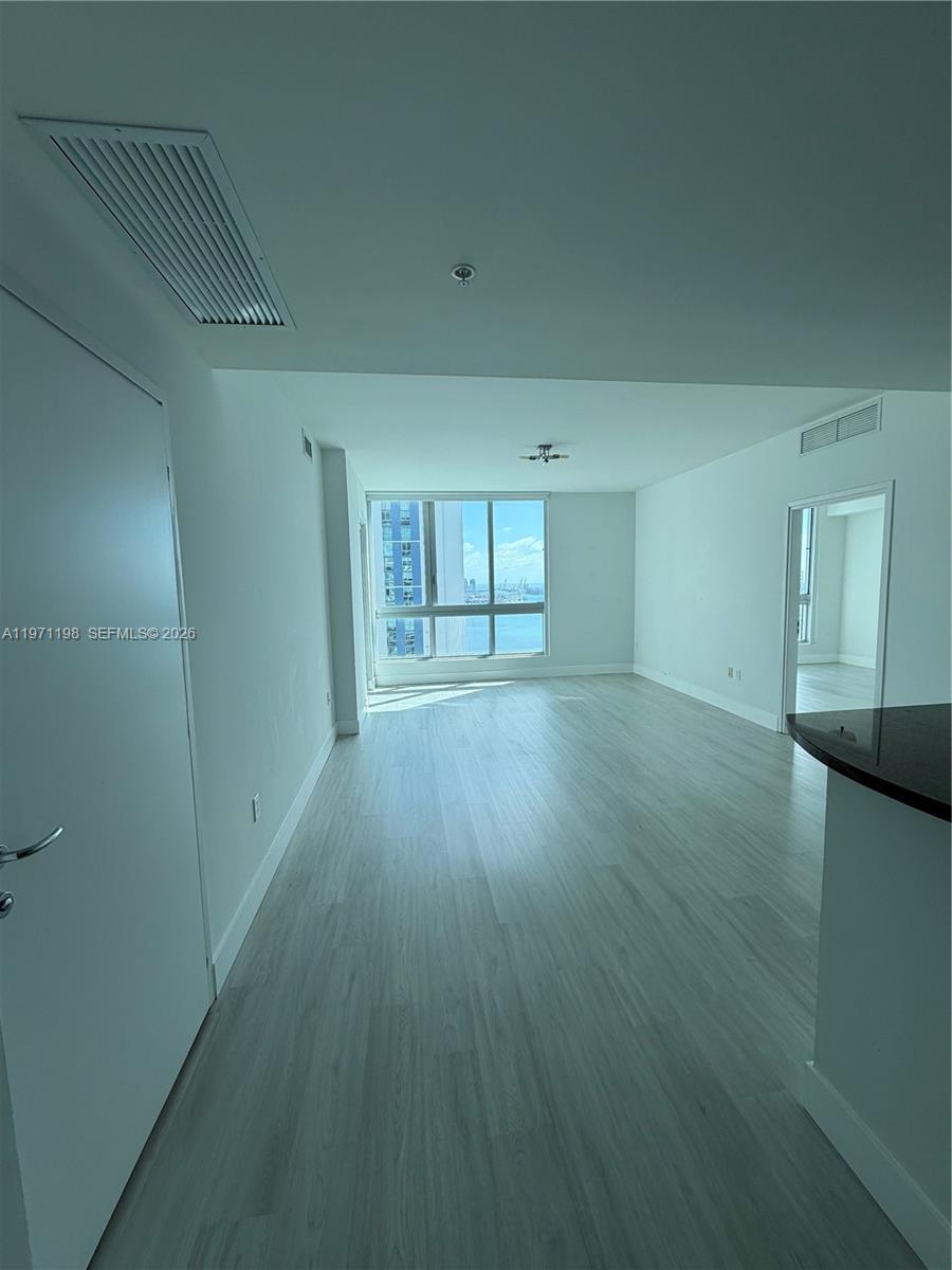 300 S Biscayne Blvd #T-3314, Miami FL 33131