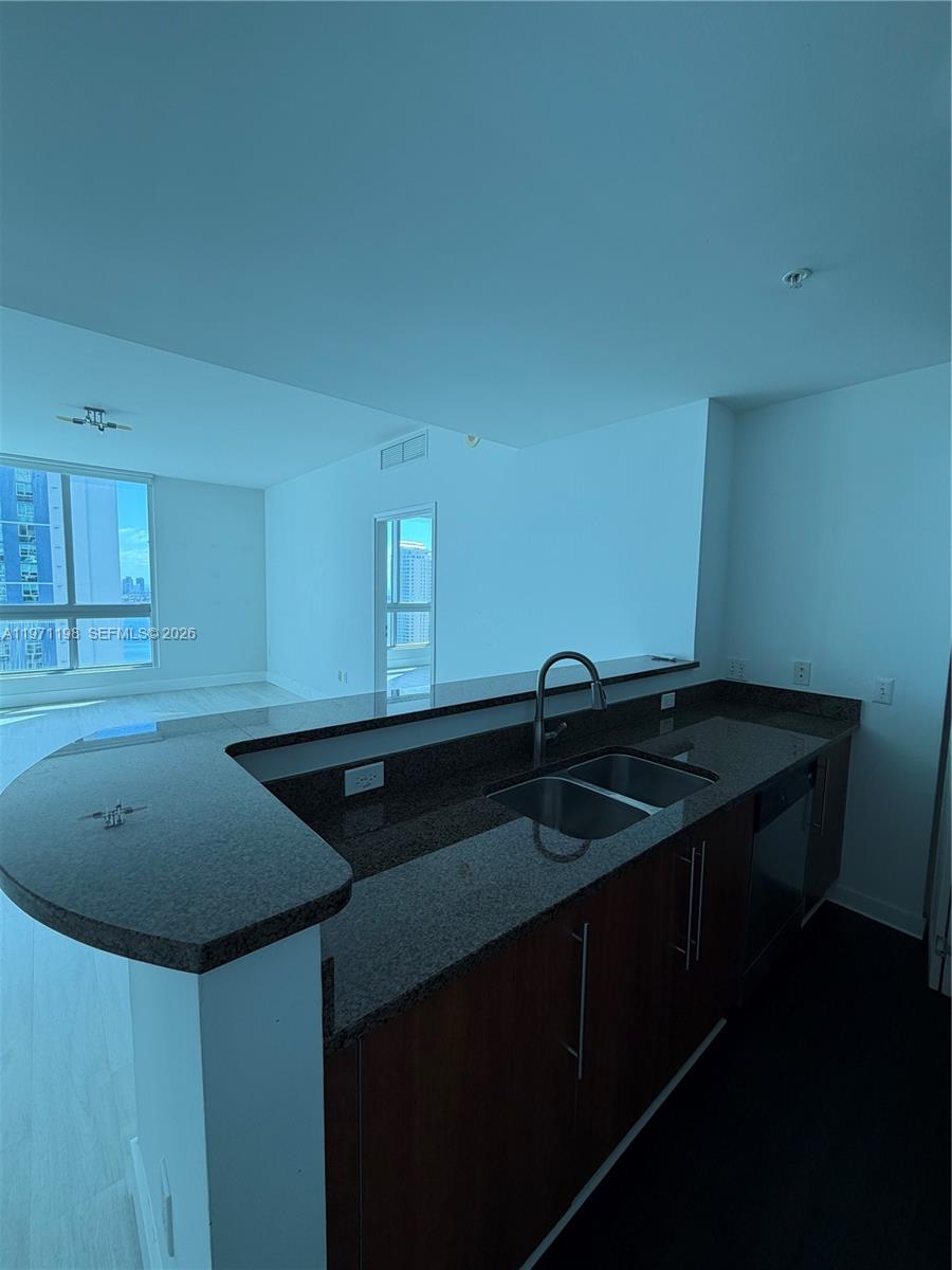 300 S Biscayne Blvd #T-3314, Miami FL 33131