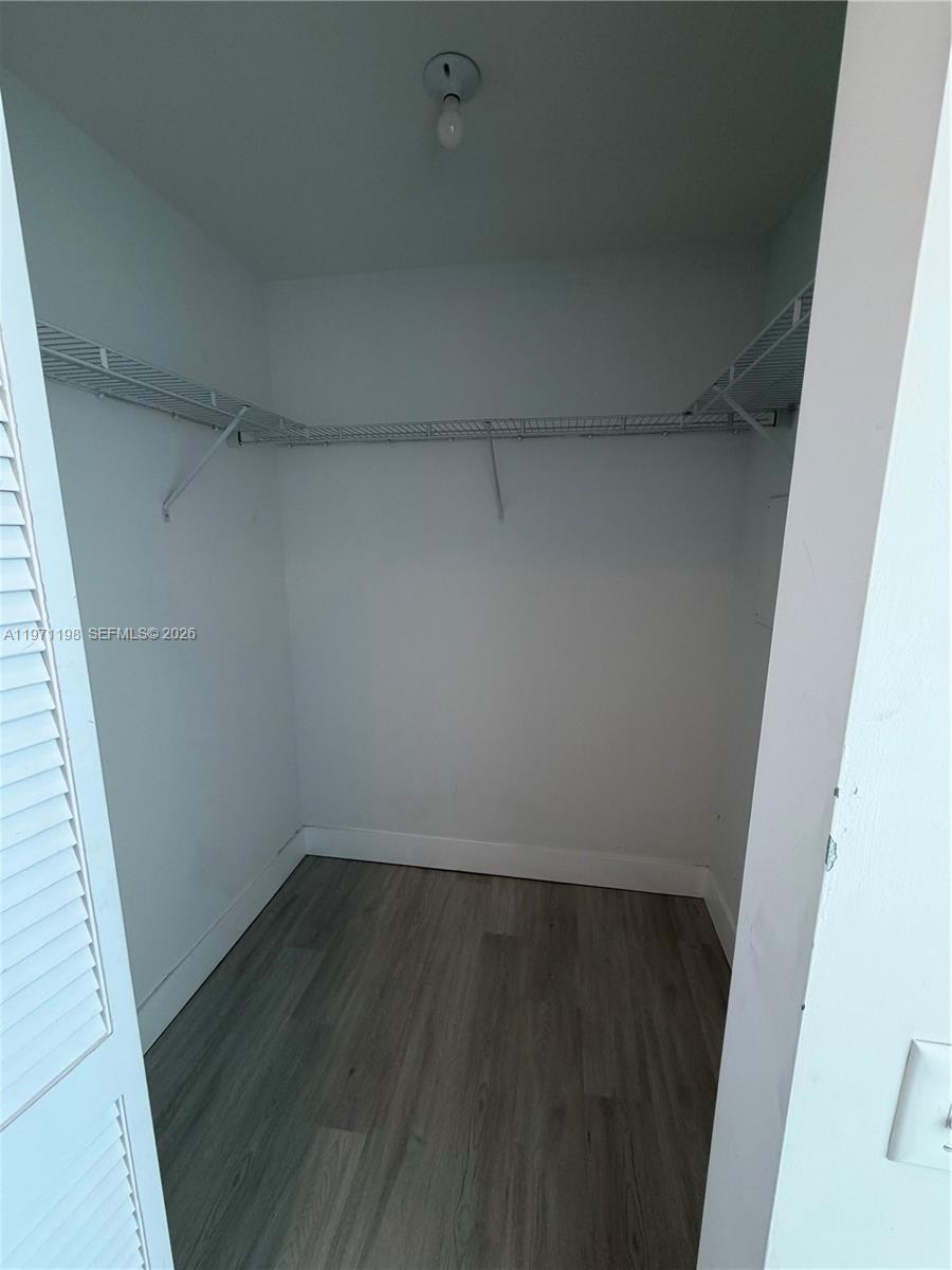 300 S Biscayne Blvd #T-3314, Miami FL 33131