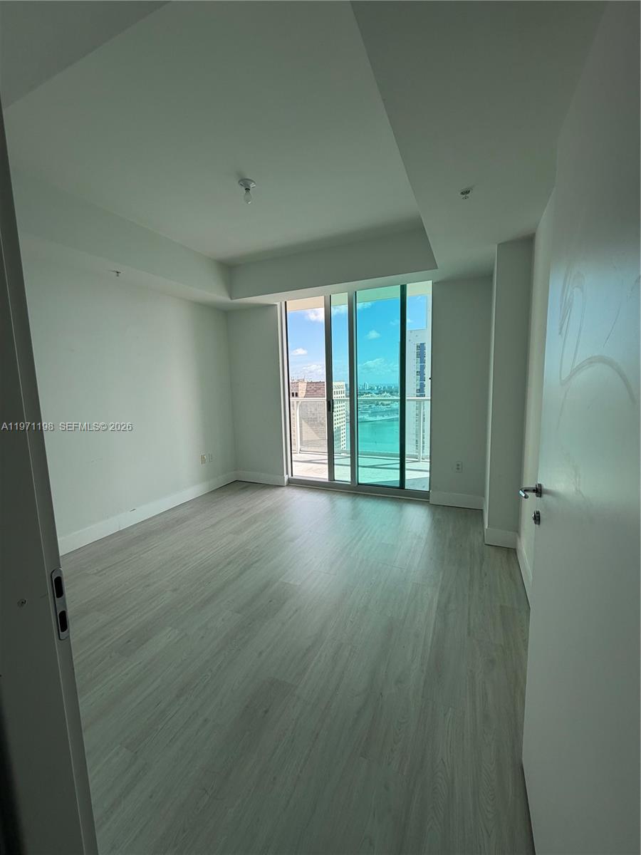 300 S Biscayne Blvd #T-3314, Miami FL 33131