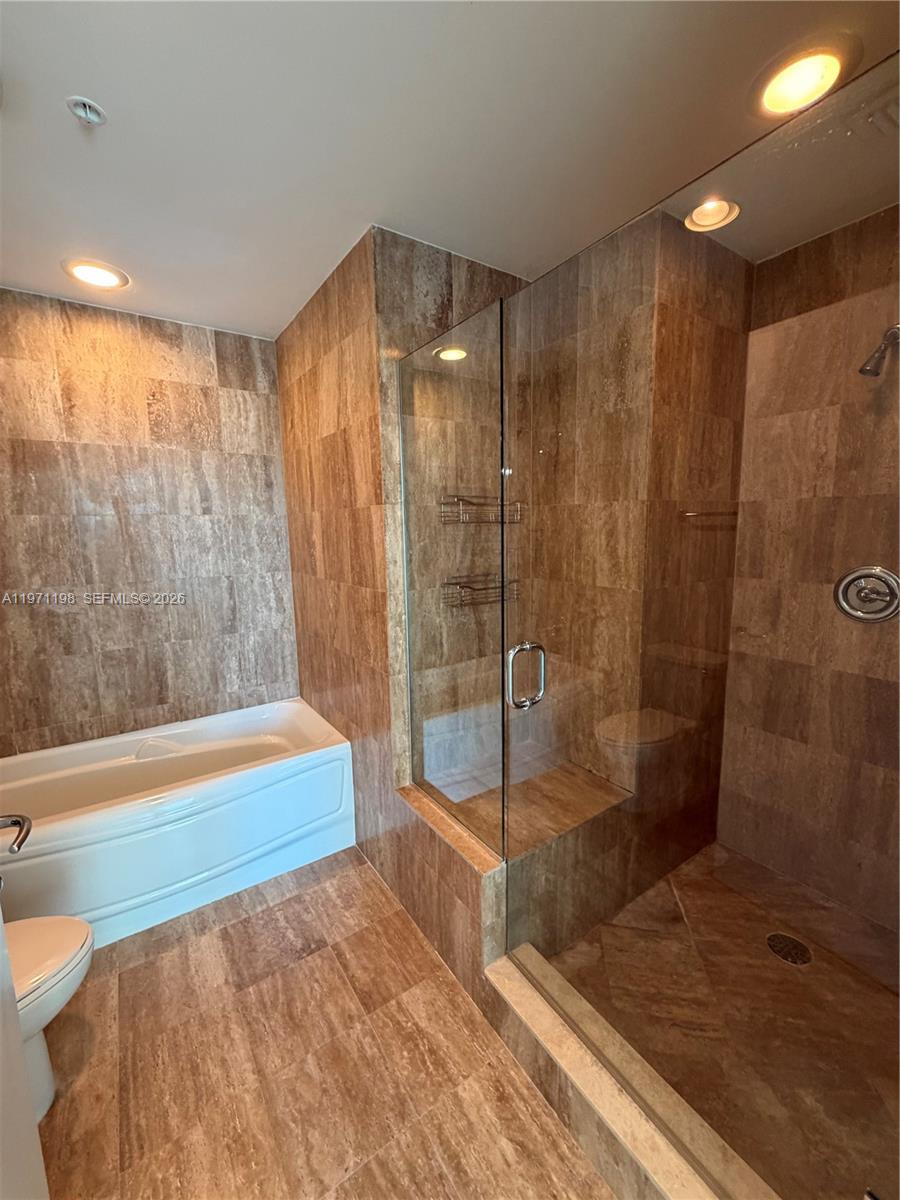 300 S Biscayne Blvd #T-3314, Miami FL 33131