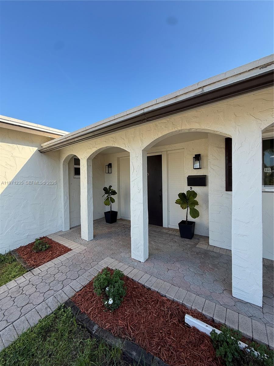 4450 NW 9th St, Coconut Creek FL 33066