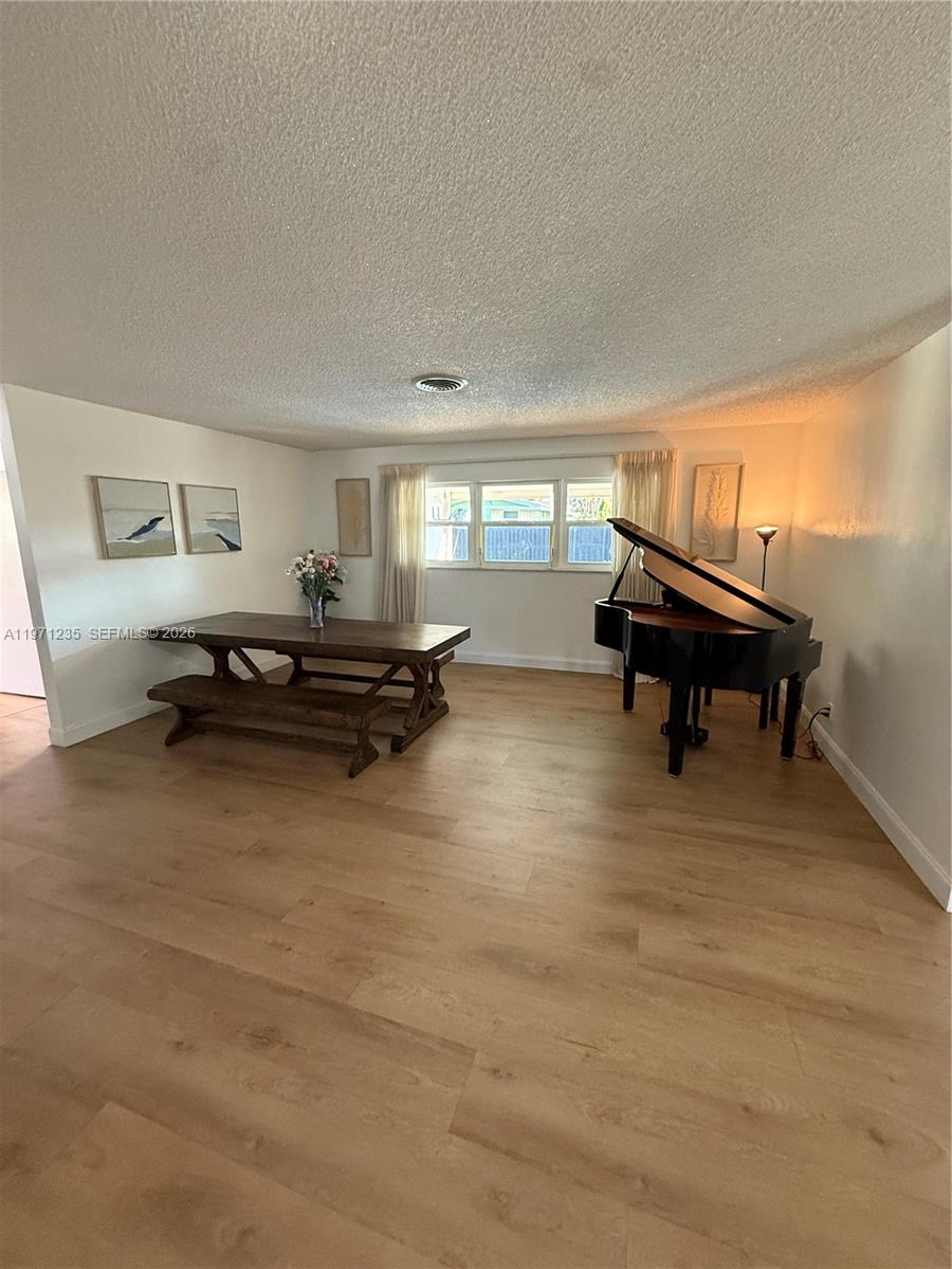 4450 NW 9th St, Coconut Creek FL 33066